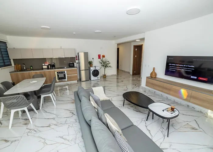 New Corner Spacious Apartment 2B