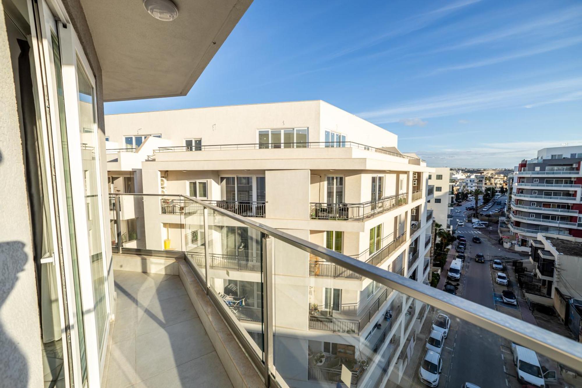 New Corner Spacious 2b San Pawl il-Baħar